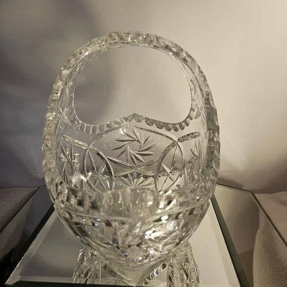 VTG Large Lead Crystal Heavy Cut Glass Basket w/ Stars & Pinwheels